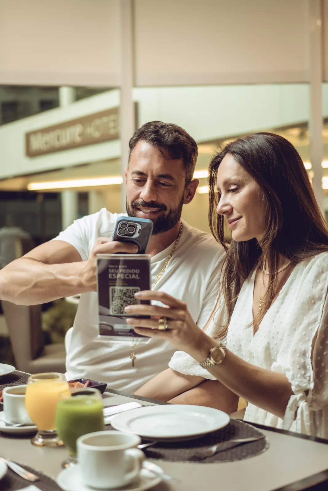 Café da manhã no Mercure